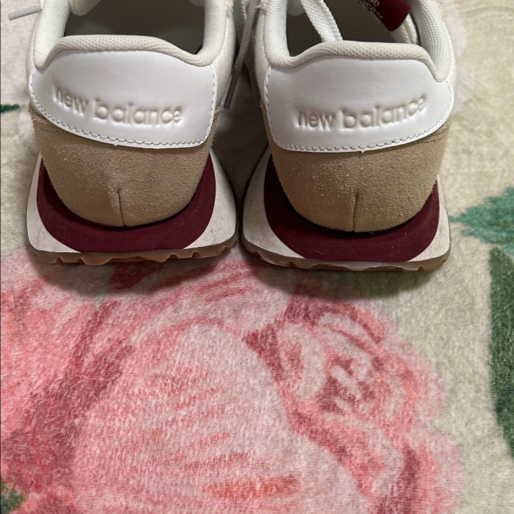 New Balance 237 Women's Cream and Green Sneakers - Picture 3 of 6